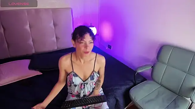 AliceMadnes on StripChat