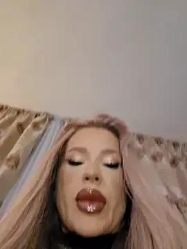 AlmaGraceX on StripChat 