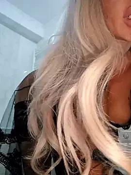 AlmaGraceX on StripChat 