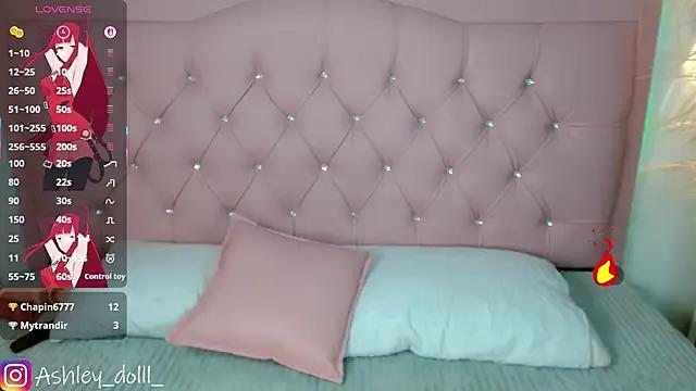 Ashley_dolll — Sexy naked and apply oil on my body