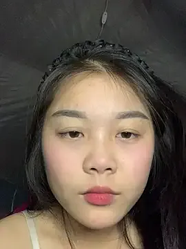 Baa-bee22 on StripChat