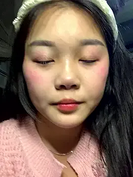 Baa-bee22 on StripChat