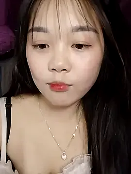 Baa-bee22 on StripChat