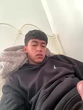 BadboyXXXMZ on StripChat