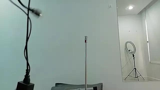 BeccaReedd on StripChat 