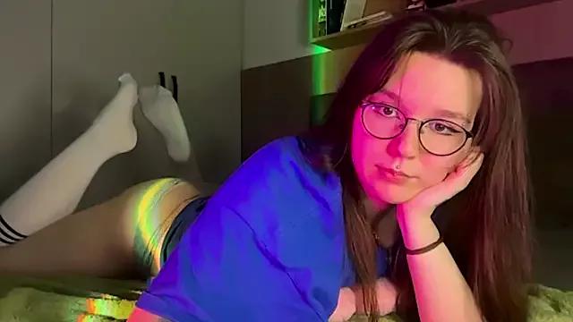 BeeBlossom on StripChat 