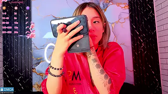 BellaOdisea on StripChat