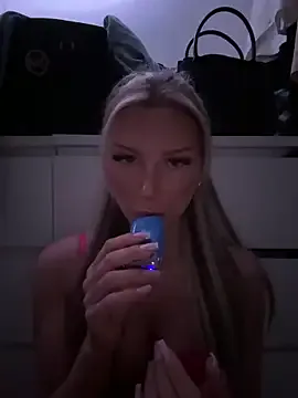 blondeeee model from sc