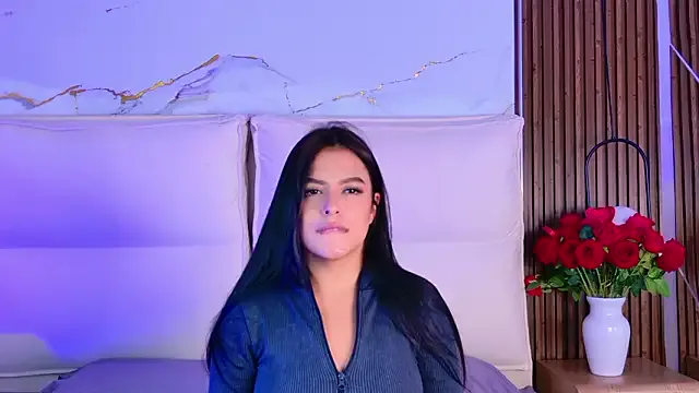 BrunaMonroee model from sc