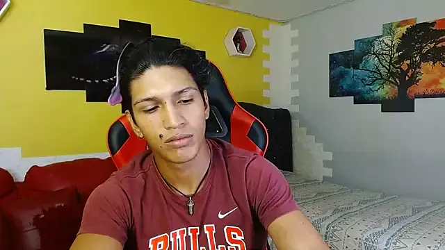 bull_cam on StripChat
