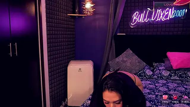 bull_vixen2001 on StripChat 