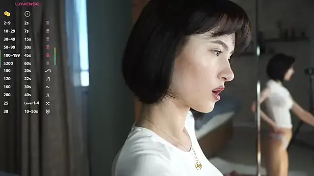 Chee_cha model from StripChat
