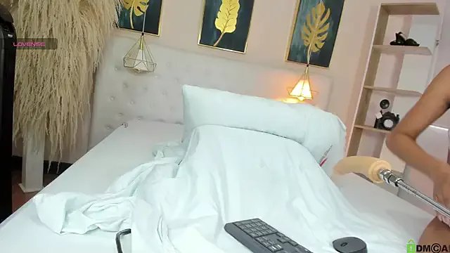 Cinnamon_Star on StripChat 