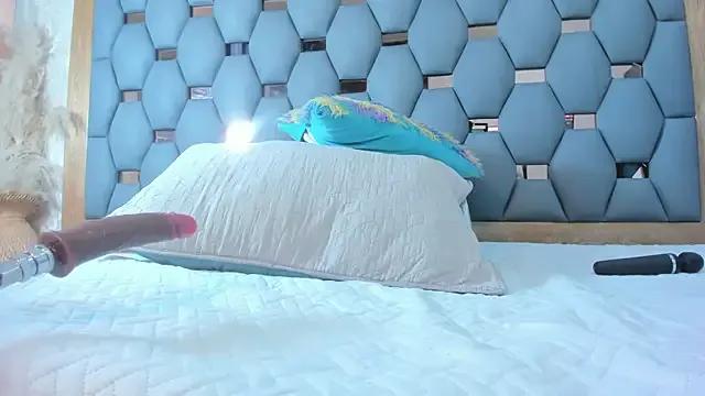 crystal_sm on StripChat