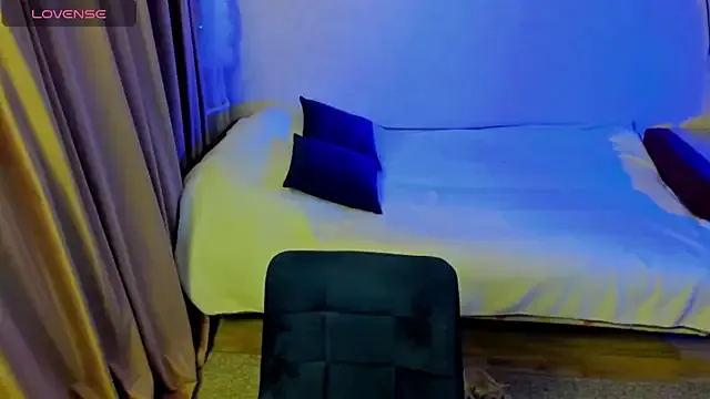 CurlySteph model from StripChat