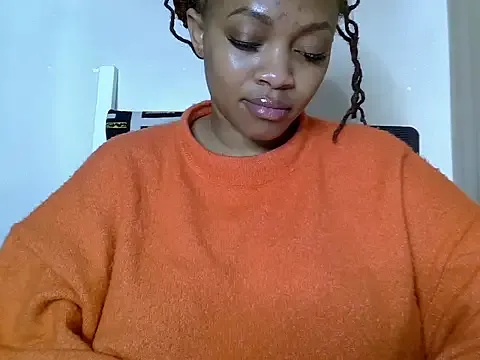 Curvy_Charm model from sc