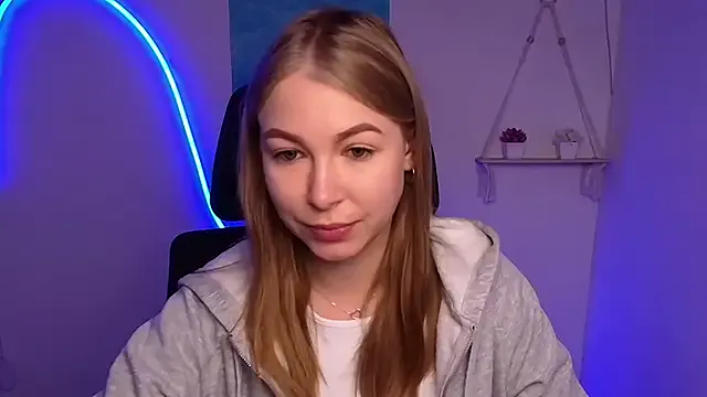 Dana_flowers on StripChat