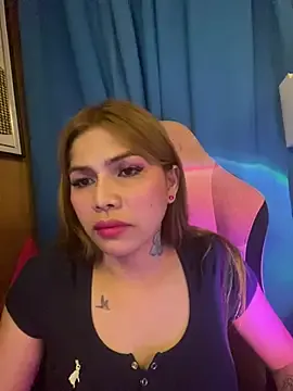 Danaya18 on StripChat