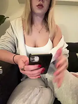 deinemadlinee model from sc