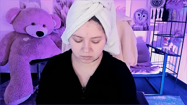DiaAngell on StripChat