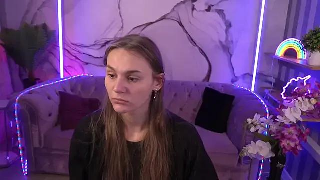 DiamondGoldie on StripChat