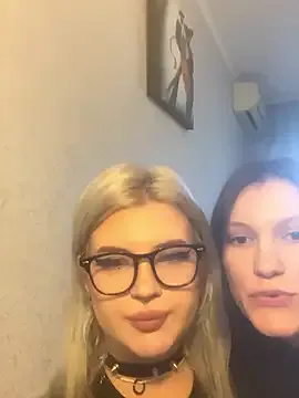 DriveThruDolls on StripChat