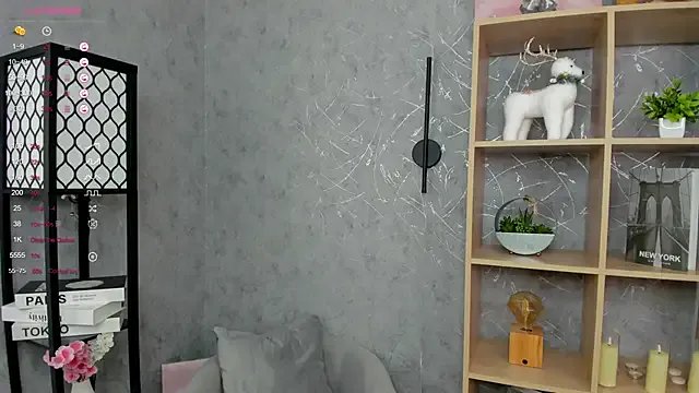 ElenoreReth on StripChat 