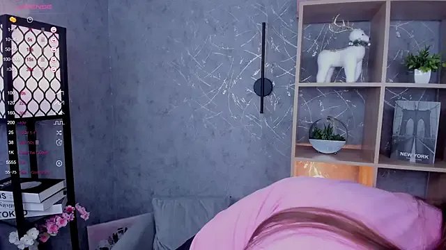 ElenoreReth on StripChat 