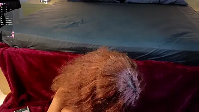 ElyWren model from StripChat