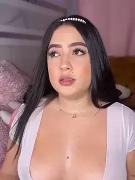 Emiily_Moore1 on StripChat