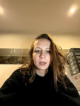 emma4xxx on StripChat