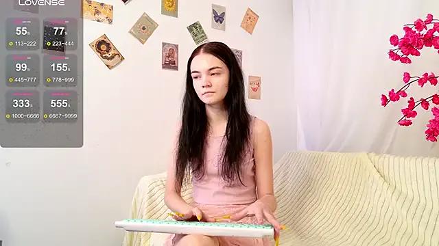 emma_blackwood on StripChat