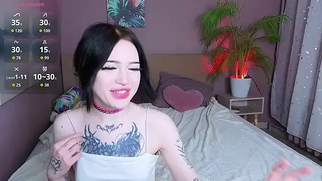 Emma_Kirks on StripChat