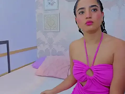 Emma_Thompssonn on StripChat