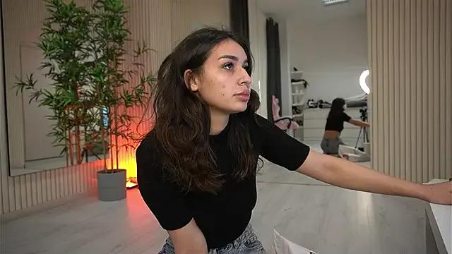 EmmaBlanco on StripChat 