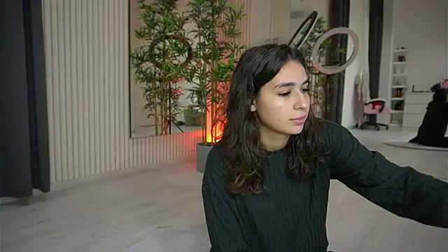 EmmaBlanco on StripChat 