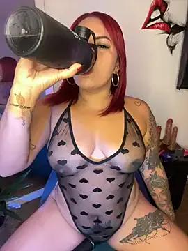 EmmaHot on StripChat