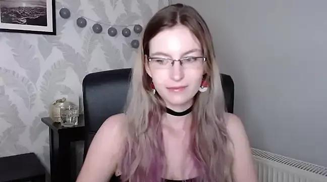 emmaxDelight on StripChat