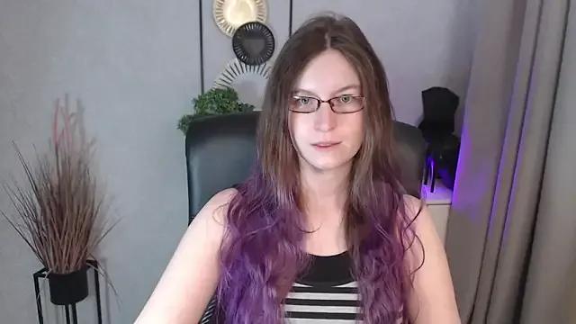 emmaxDelight on StripChat