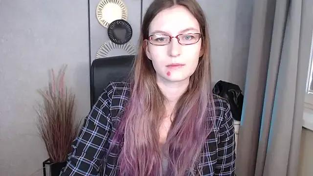 emmaxDelight on StripChat