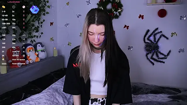 Emmie_shy on StripChat