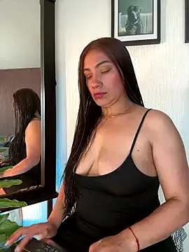emmily_d on StripChat