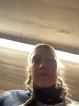 EmmiPemmi on StripChat