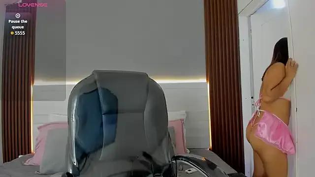 Emmy_Meadows on StripChat 