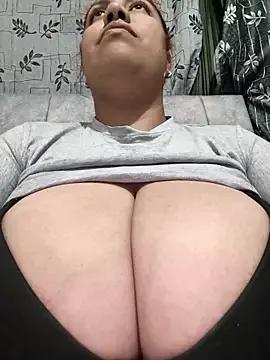 federica_bigboobs on StripChat