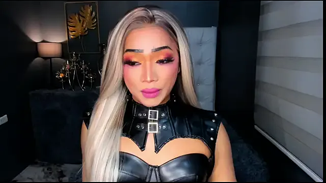 GwennGoddess model from sc