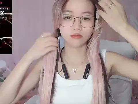 HeIlo-Honey on StripChat