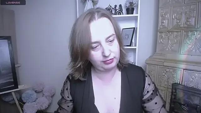 HelenFl on StripChat