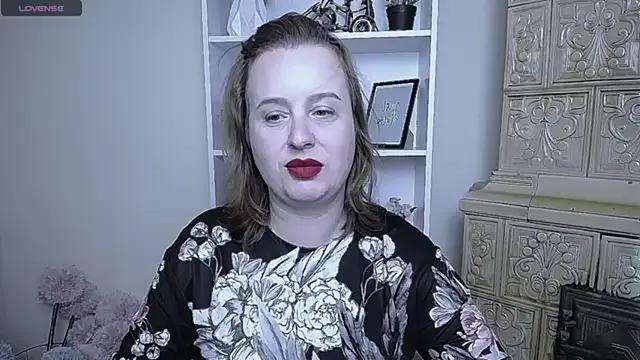 HelenFl on StripChat