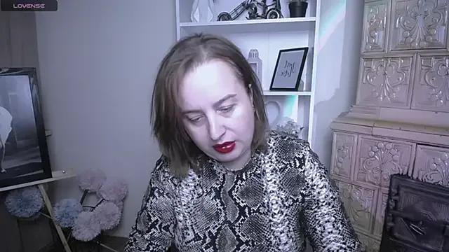 HelenFl on StripChat